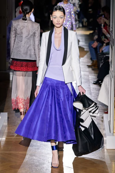 Look 30